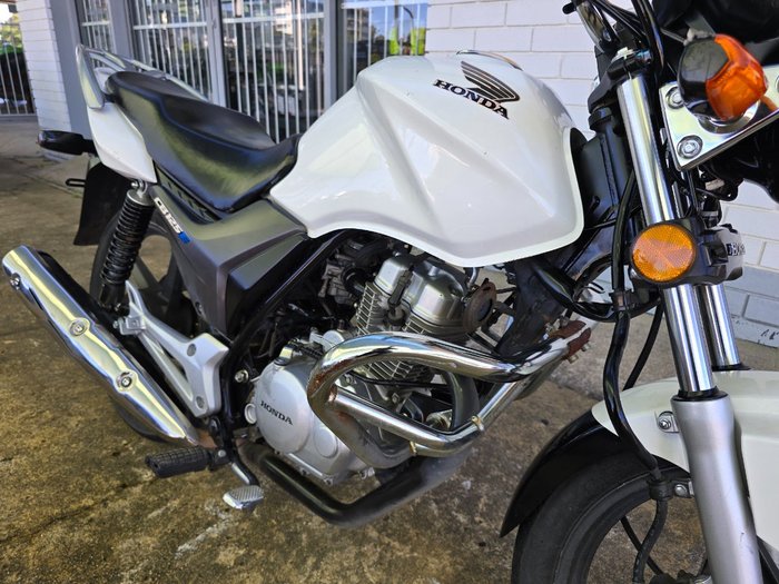 2016 HONDA CB125E White