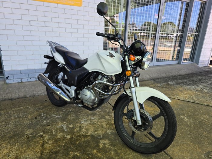 2016 HONDA CB125E White