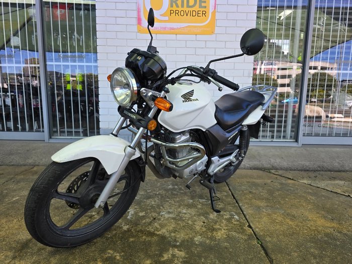 2016 HONDA CB125E White