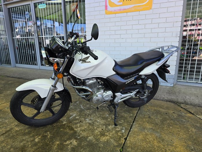 2016 HONDA CB125E White