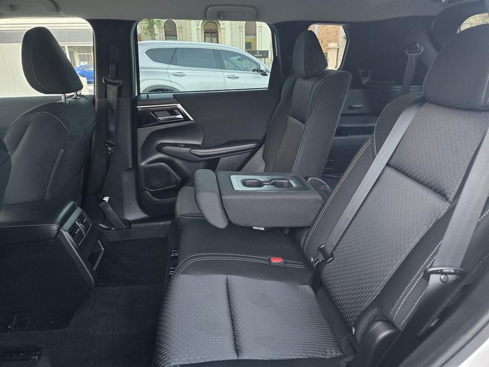 2022 Mitsubishi Outlander LS