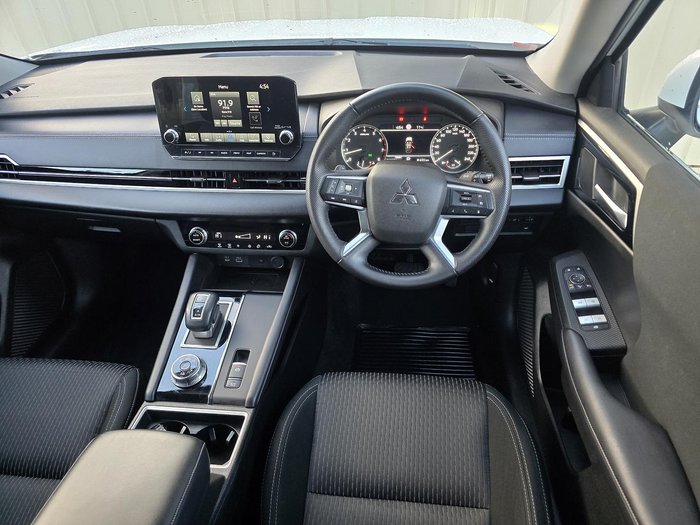 2022 Mitsubishi Outlander LS