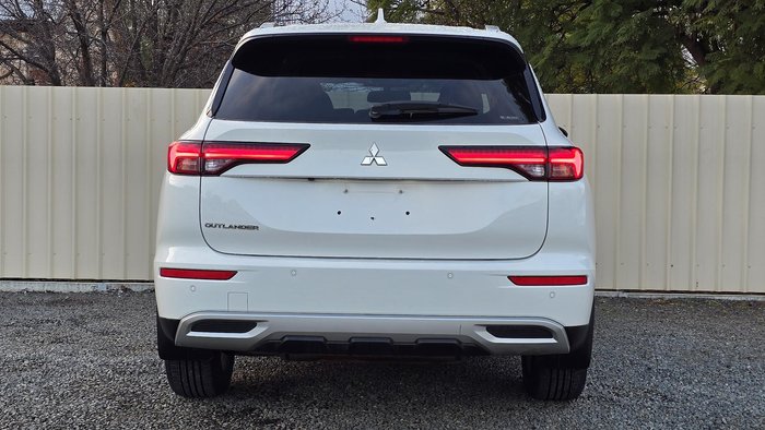 2022 Mitsubishi Outlander LS