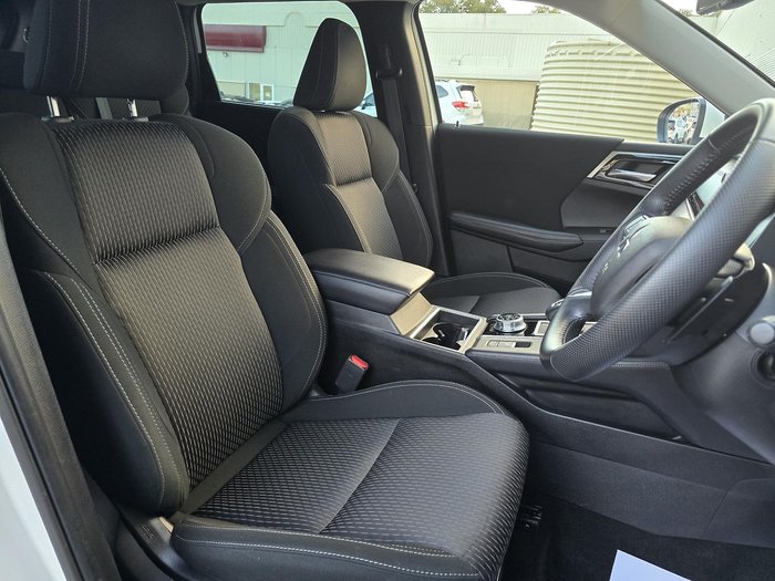2022 Mitsubishi Outlander LS