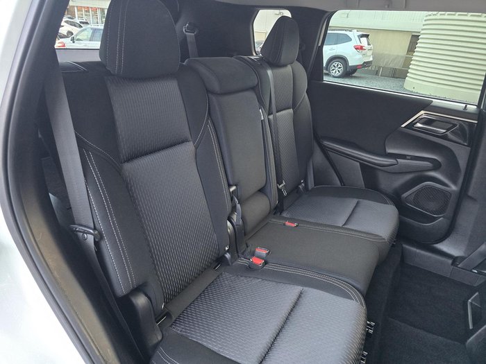 2022 Mitsubishi Outlander LS