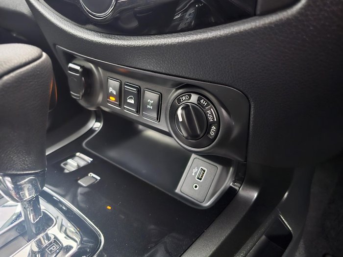 2023 Nissan Navara PRO-4X Warrior D23 MY23 4X4 Dual Range White Pearl