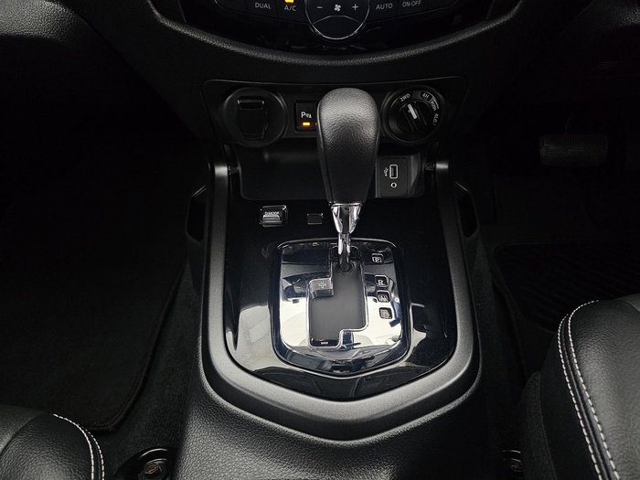 2023 Nissan Navara PRO-4X Warrior D23 MY23 4X4 Dual Range White Pearl