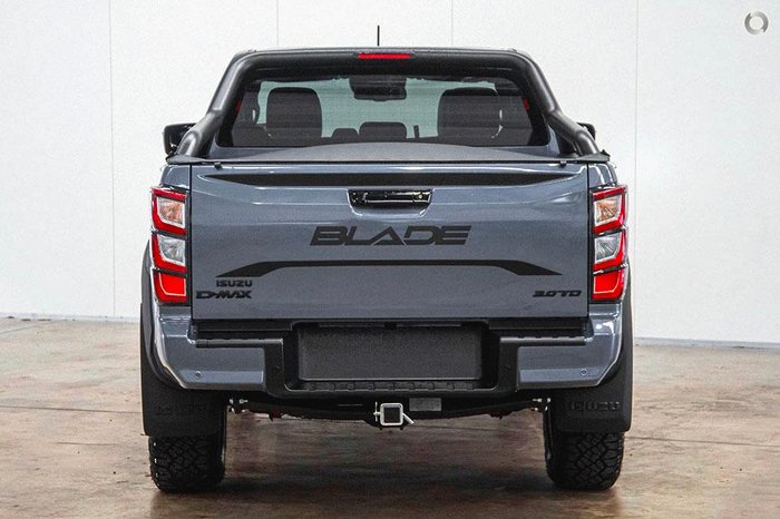 2025 Isuzu D-MAX BLADE