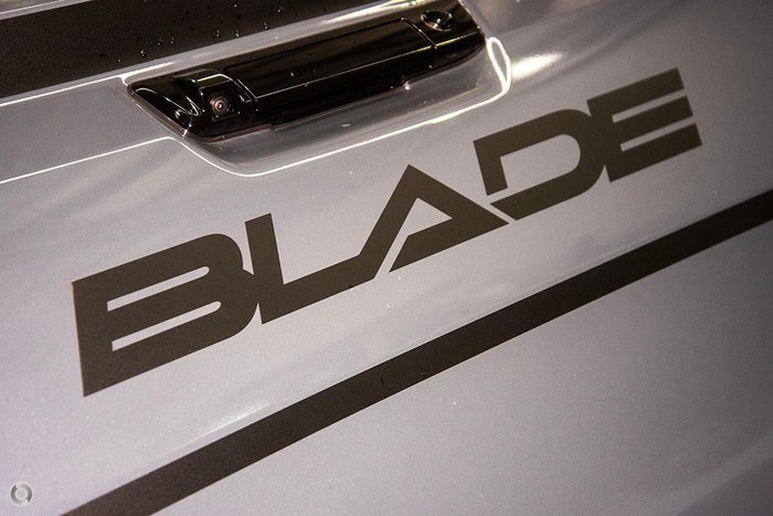 2025 Isuzu D-MAX BLADE