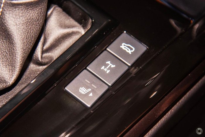 2025 Isuzu D-MAX BLADE