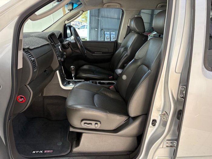 2013 Nissan Navara ST-X 550 D40 Series 5 4X4 Dual Range Silver Lightning