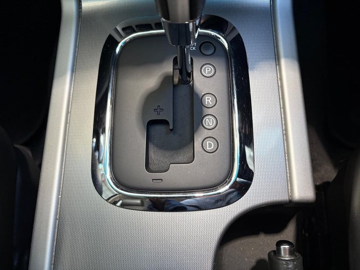 2013 Nissan Navara ST-X 550 D40 Series 5 4X4 Dual Range Silver Lightning