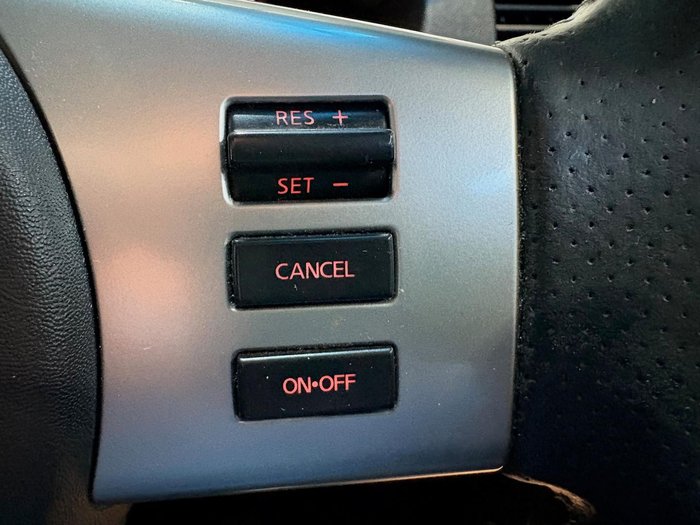 2013 Nissan Navara ST-X 550 D40 Series 5 4X4 Dual Range Silver Lightning