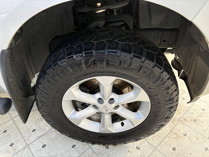 2013 Nissan Navara ST-X 550 D40 Series 5 4X4 Dual Range Silver Lightning