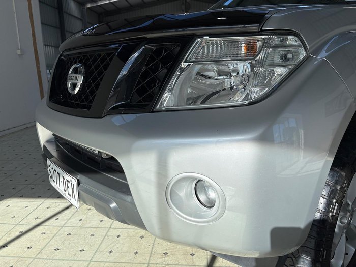 2013 Nissan Navara ST-X 550 D40 Series 5 4X4 Dual Range Silver Lightning