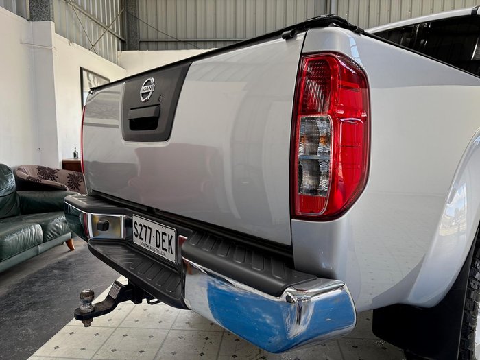 2013 Nissan Navara ST-X 550 D40 Series 5 4X4 Dual Range Silver Lightning