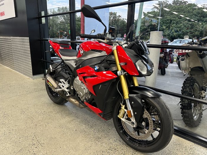 2016 BMW Motorrad S 1000 R RED