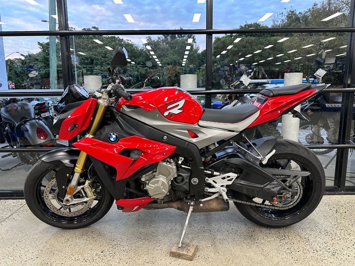 2016 BMW Motorrad S 1000 R RED
