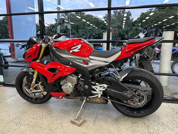 2016 BMW Motorrad S 1000 R RED
