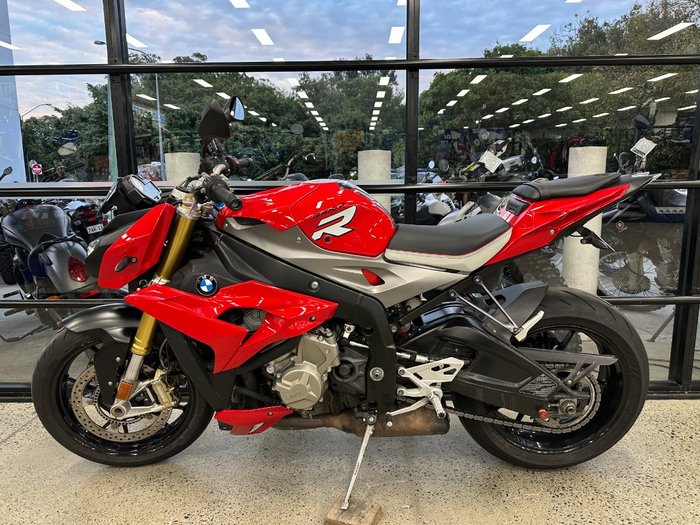 2016 BMW Motorrad S 1000 R RED