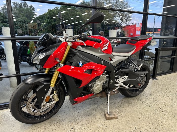 2016 BMW Motorrad S 1000 R RED