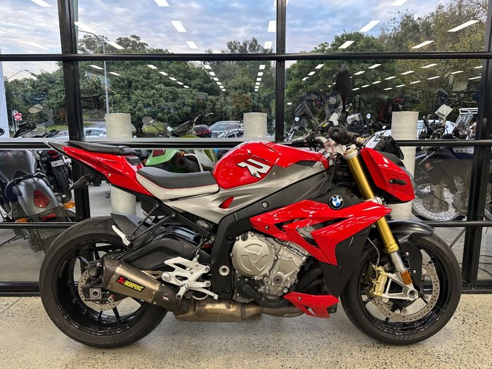 2016 BMW Motorrad S 1000 R RED