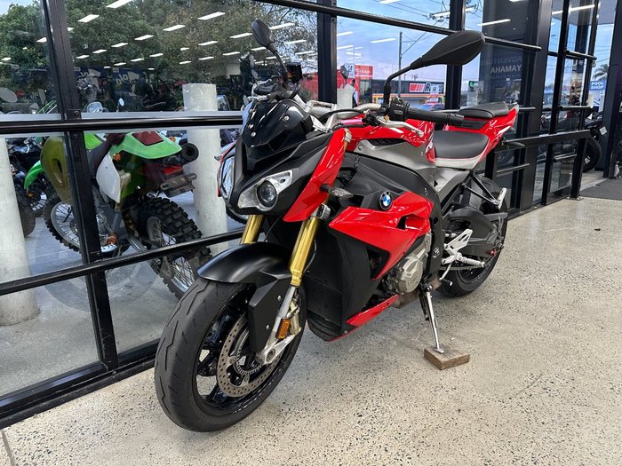2016 BMW Motorrad S 1000 R RED