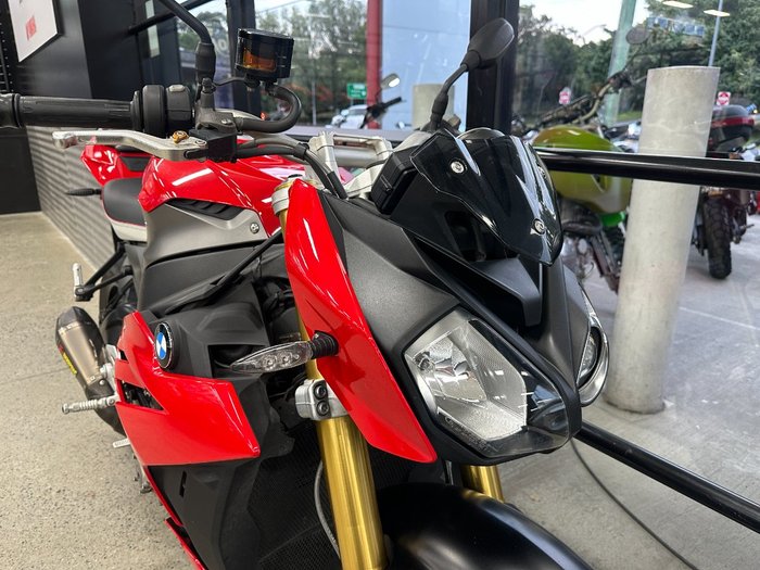 2016 BMW Motorrad S 1000 R RED