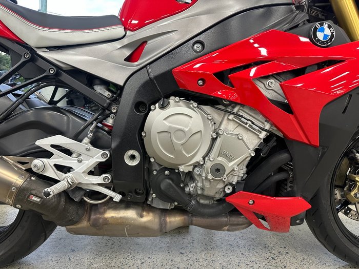 2016 BMW Motorrad S 1000 R RED