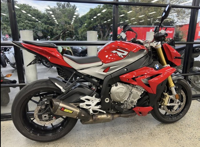 2016 BMW Motorrad S 1000 R RED
