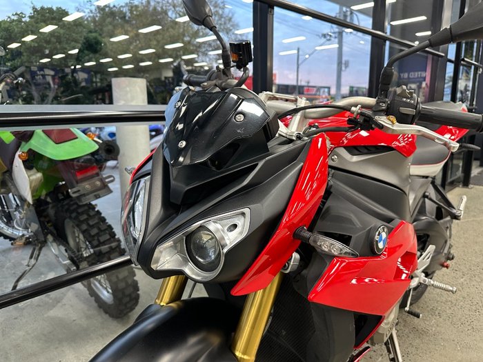 2016 BMW Motorrad S 1000 R RED