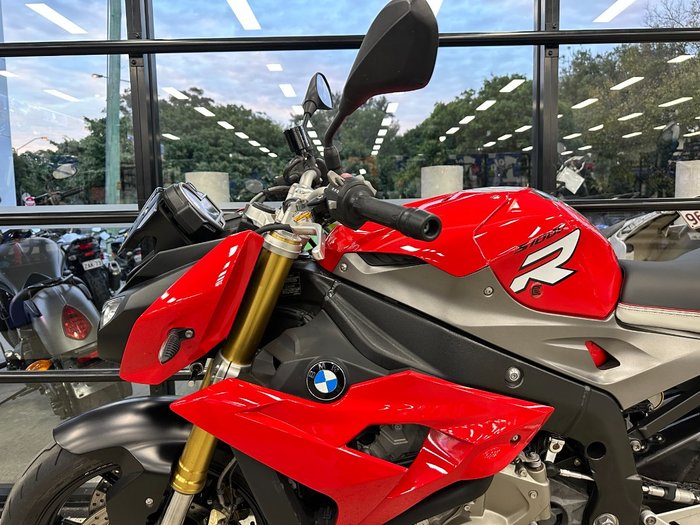 2016 BMW Motorrad S 1000 R RED
