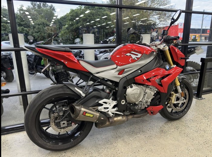 2016 BMW Motorrad S 1000 R RED