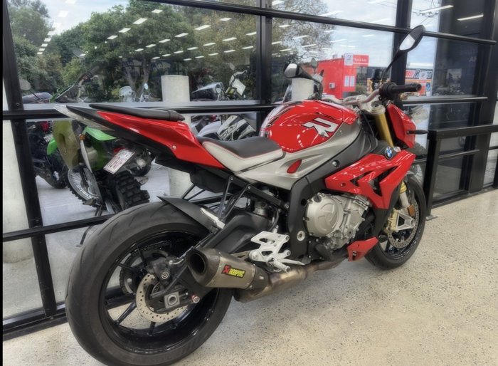 2016 BMW Motorrad S 1000 R RED
