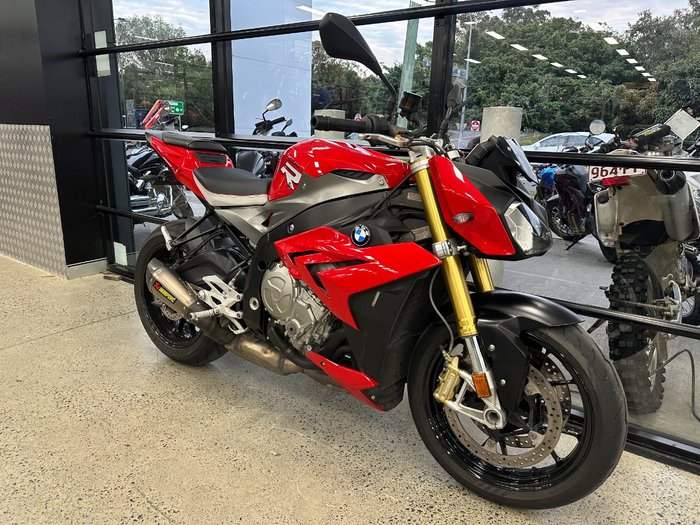 2016 BMW Motorrad S 1000 R RED