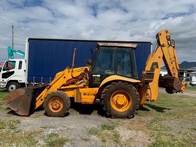 1998 JCB Jcb 4X4 Centre Mount Extendahoe Backhoe