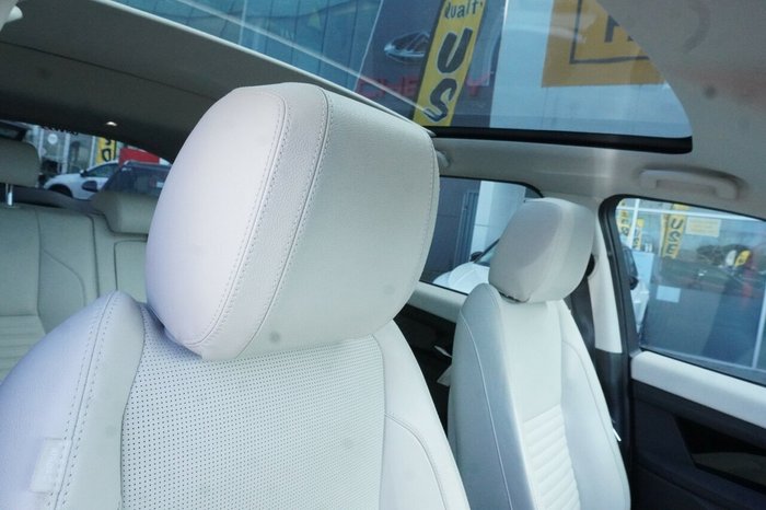 2020 Land Rover Discovery Sport P250 SE