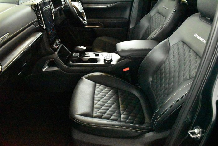 2025 Ford Everest Platinum