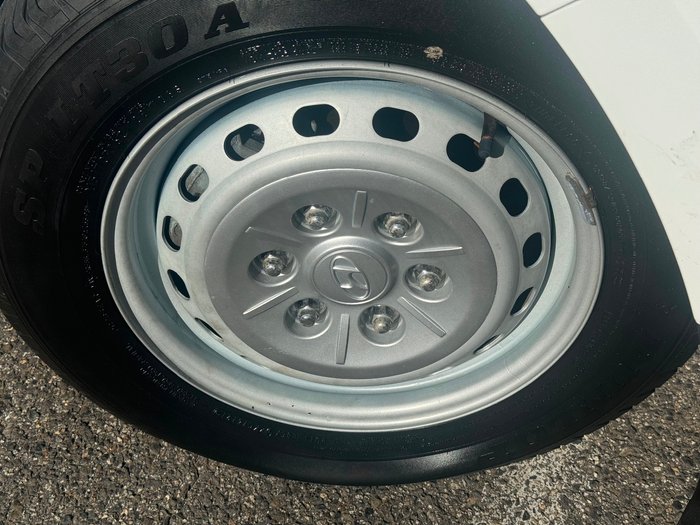 2019 Hyundai iLoad (No Badge)