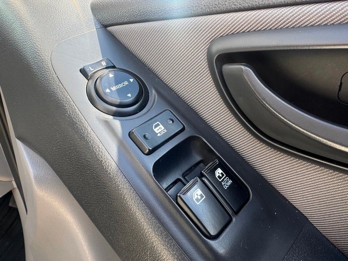 2019 Hyundai iLoad (No Badge)