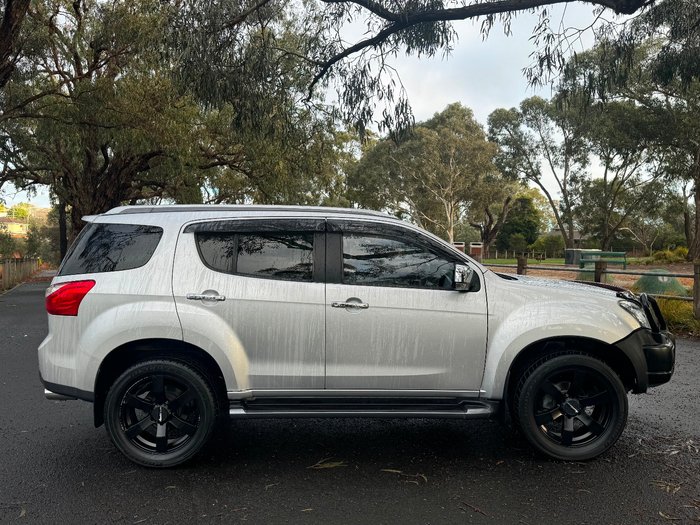 2016 Isuzu MU-X LS-T