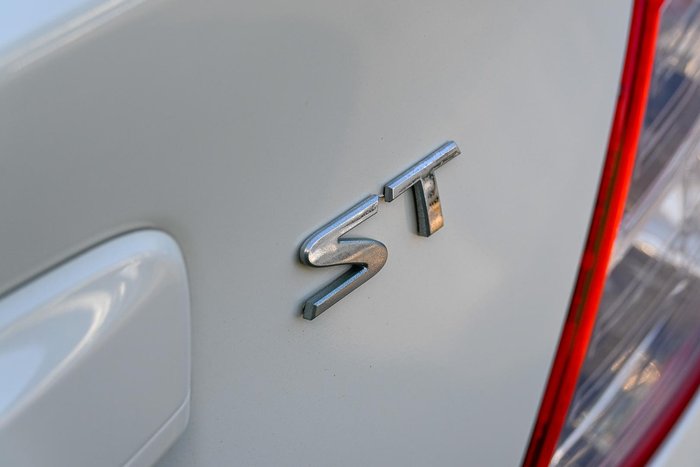 2012 Nissan Almera ST