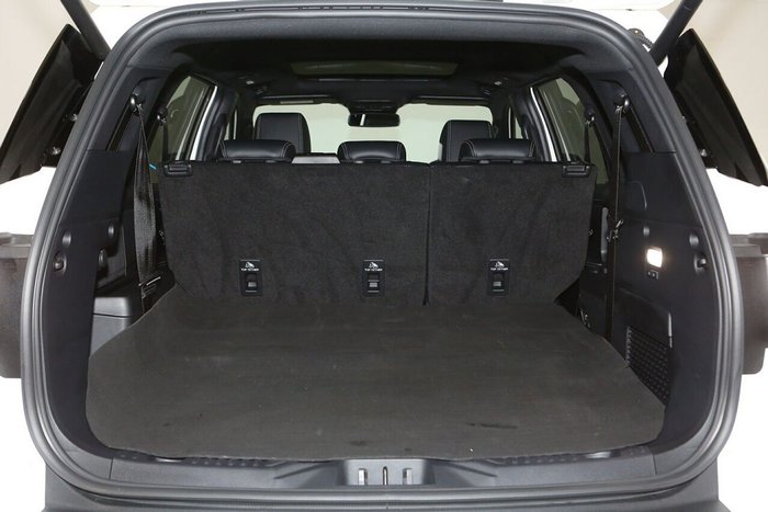 2024 Ford Everest Platinum