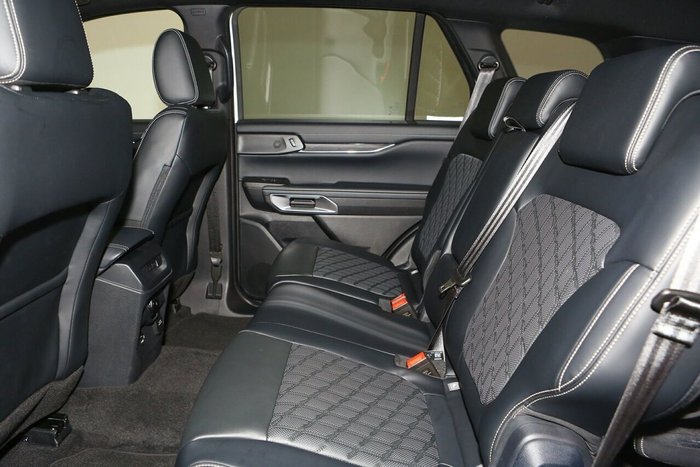 2024 Ford Everest Platinum