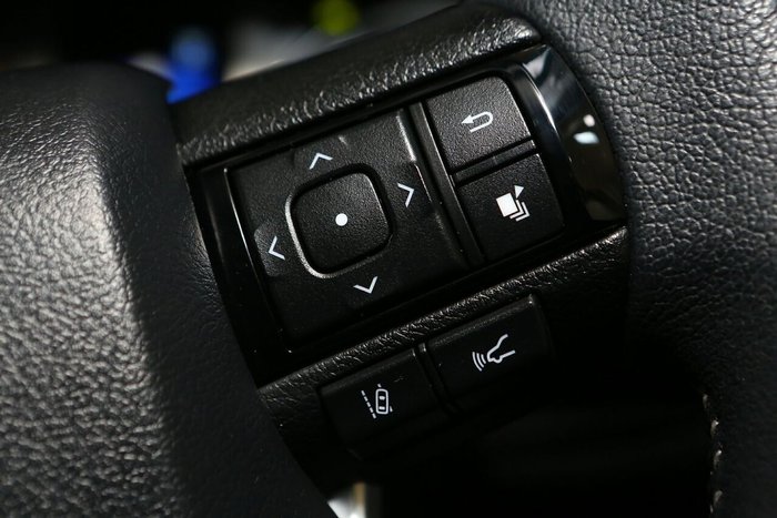 2024 Toyota Hilux SR5 48V
