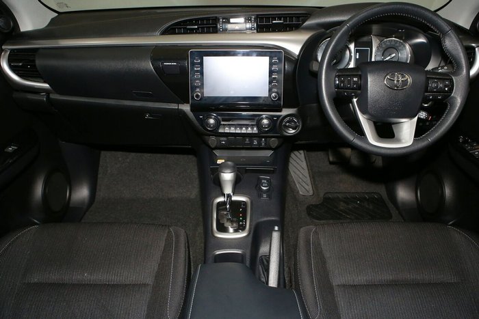 2024 Toyota Hilux SR5 48V