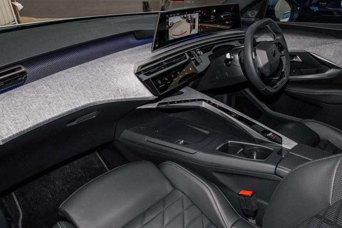 2024 Peugeot 3008 GT Premium Hybrid P64 MY25 Okenite White