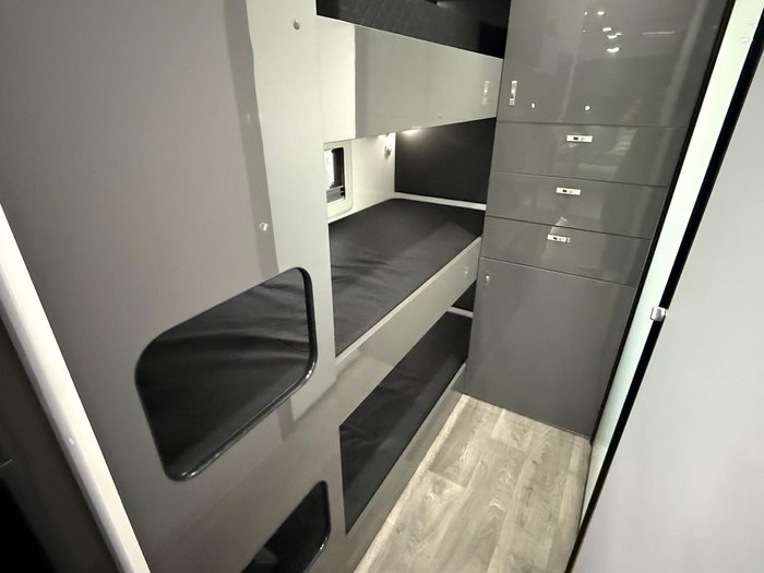 2021 Urban Caravans Xterrain 21 Family Bunk
