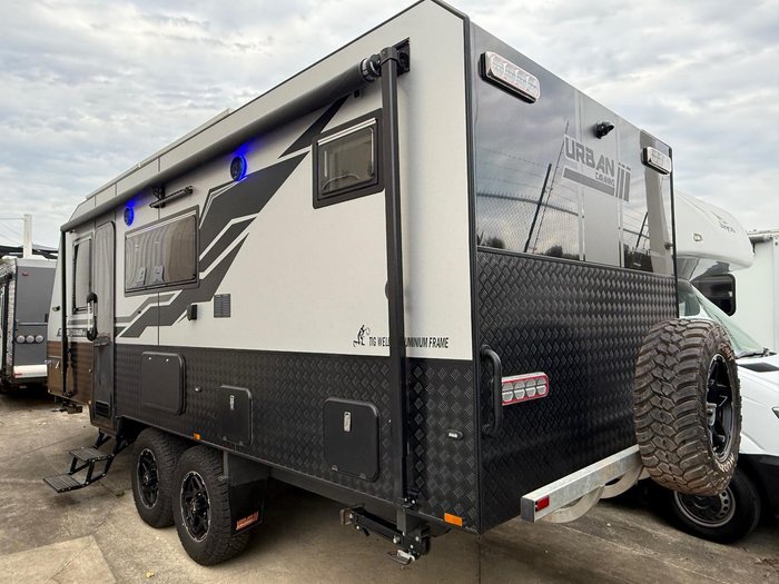 2021 Urban Caravans Xterrain 21 Family Bunk