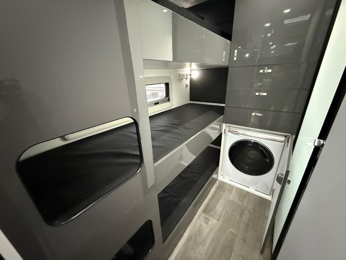 2021 Urban Caravans Xterrain 21 Family Bunk